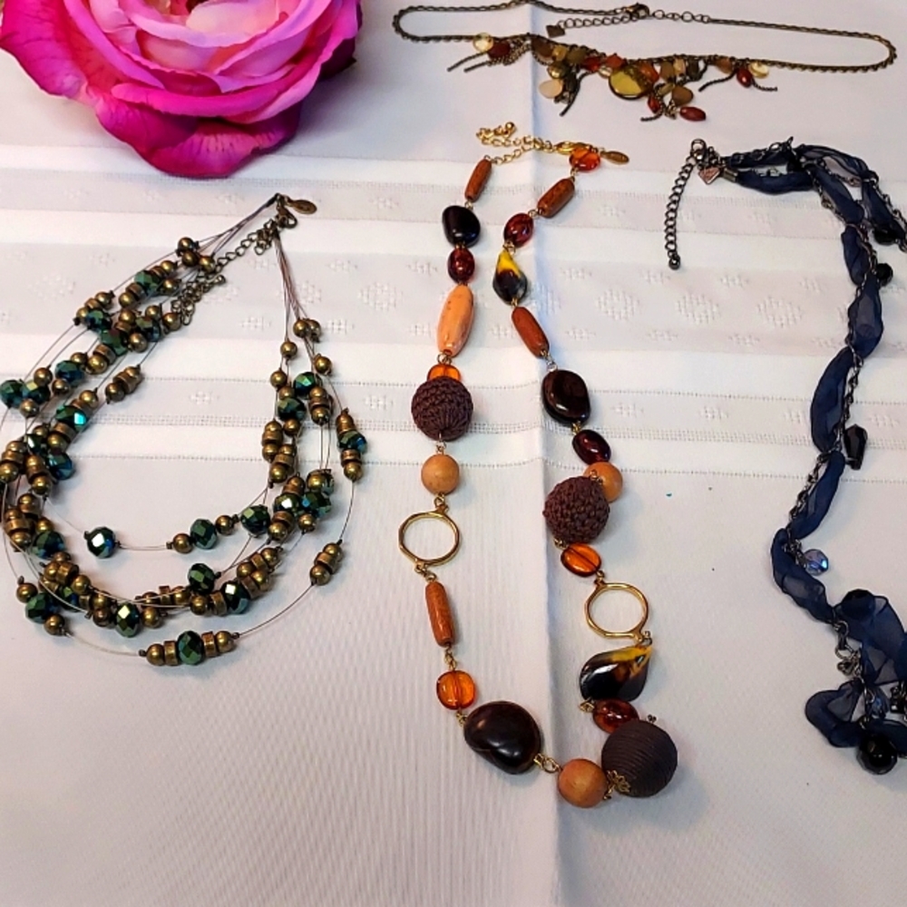 4 VINTAGE COOKIE LEE NECKLACES USED